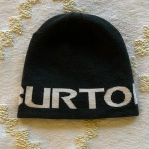 Burton womens reversible skully. Gray and white with burton logo and name.
